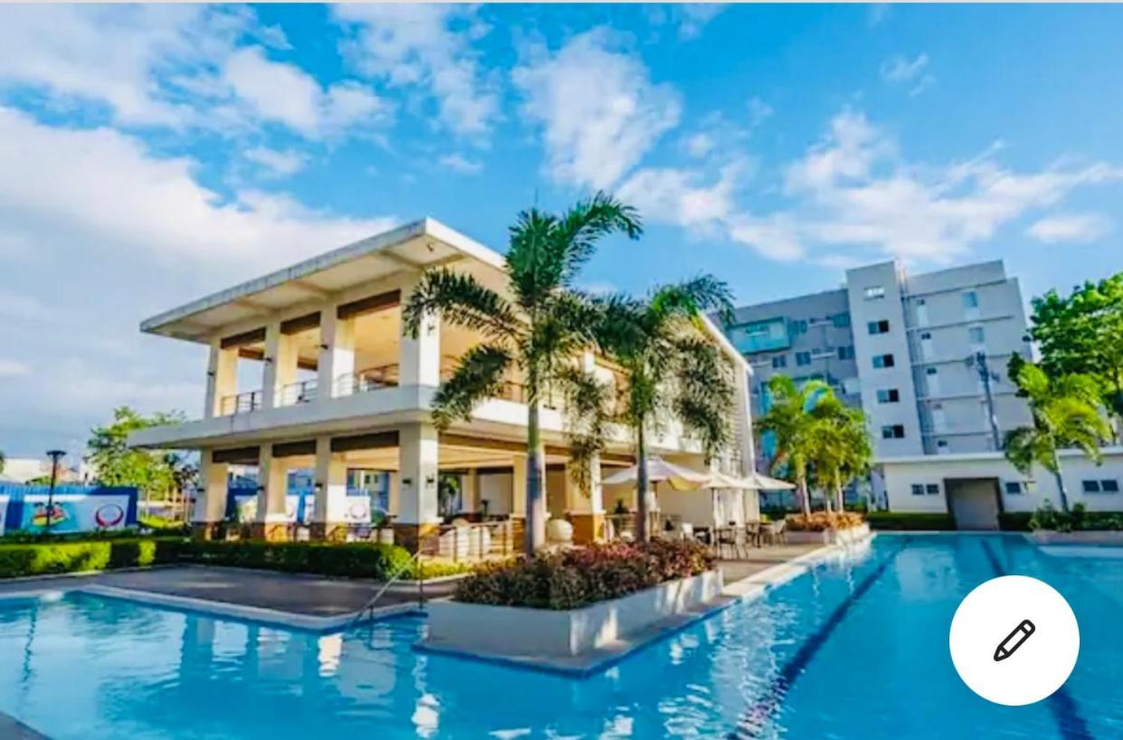 8 Spatial Condominium Davao City Extérieur photo