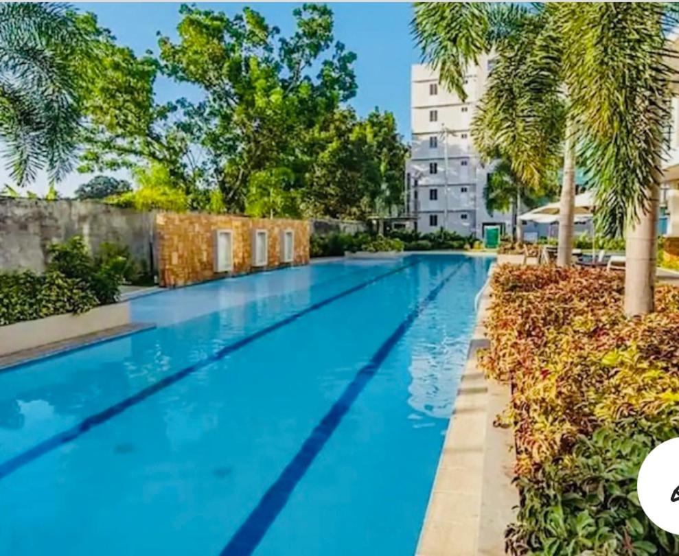 8 Spatial Condominium Davao City Extérieur photo