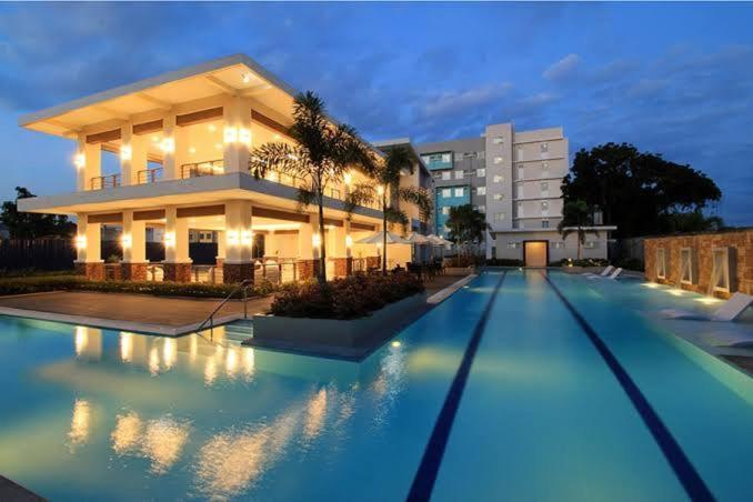 8 Spatial Condominium Davao City Extérieur photo