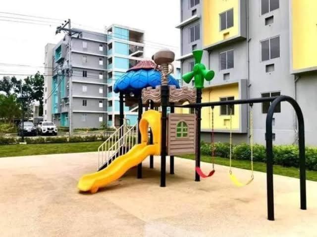 8 Spatial Condominium Davao City Extérieur photo